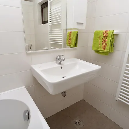 House Marina 682 بيت للعطل Peresiji