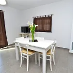House Marina 682 Peresiji