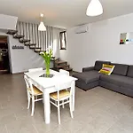 House Marina 682