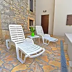 House Marina 682 Peresiji