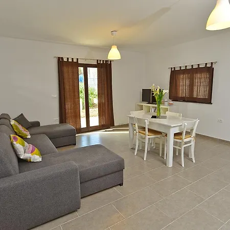 House Marina 682 Casa vacanze Peresiji